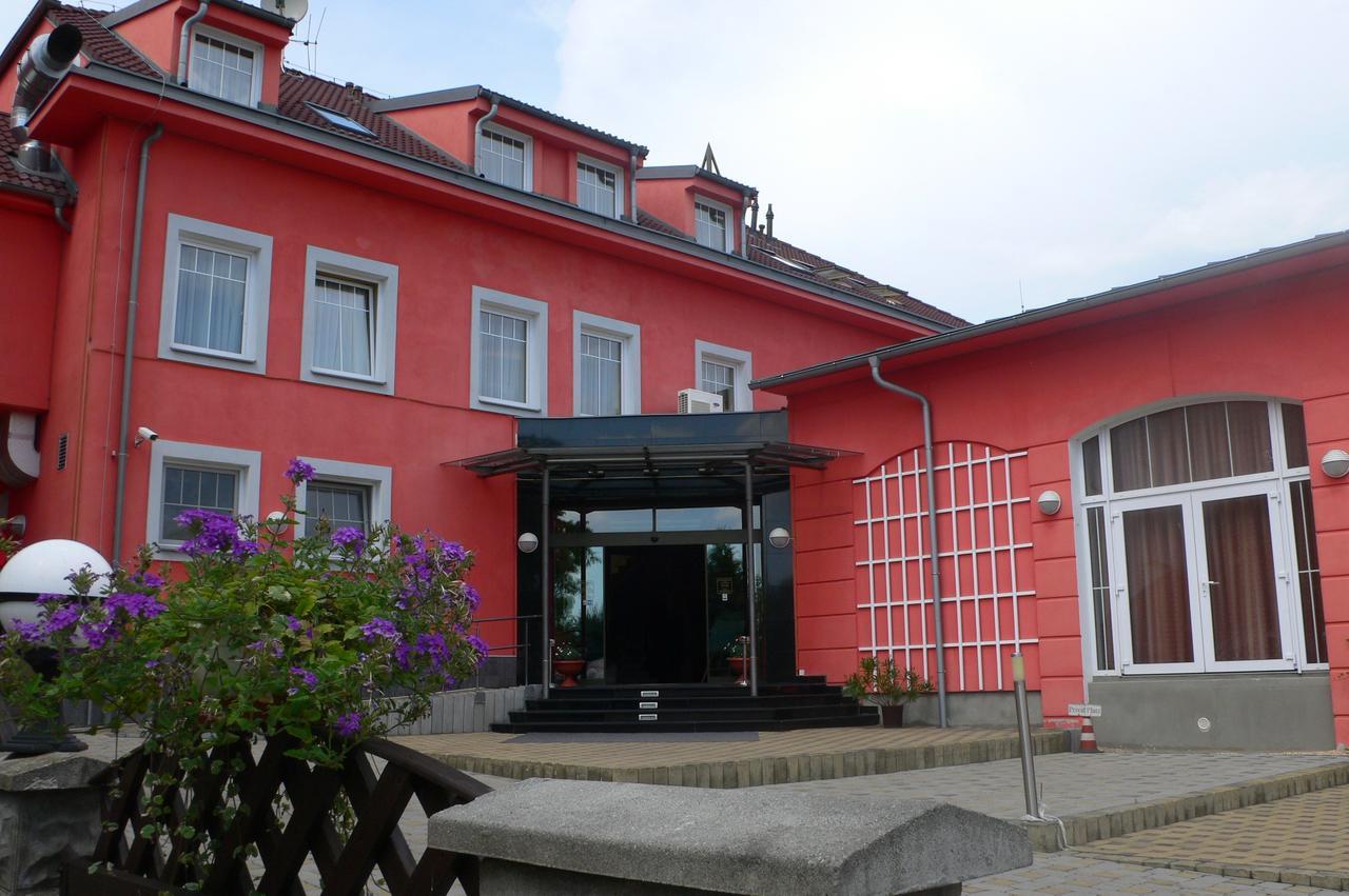 Casino Admiral Velenice - Gmuend Ceske Velenice Exterior photo